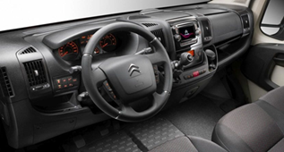 Renting  CITROEN JUMPER BLUEHDI 120 S&S 6V. FURGÓN 30L1H1